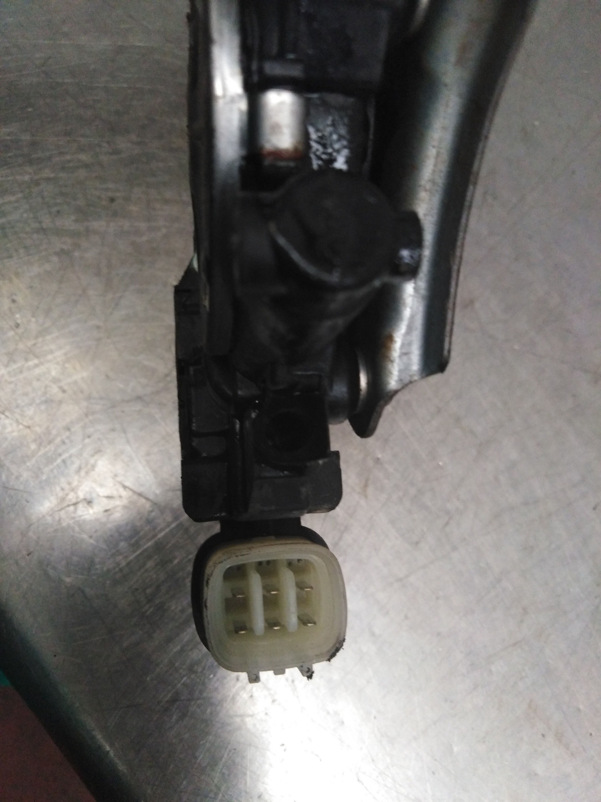 ELEVALUNAS DELANTERO DERECHO MITSUBISHI L 200 (KA0/KB0) MN182354 MN182354 - Vista 3