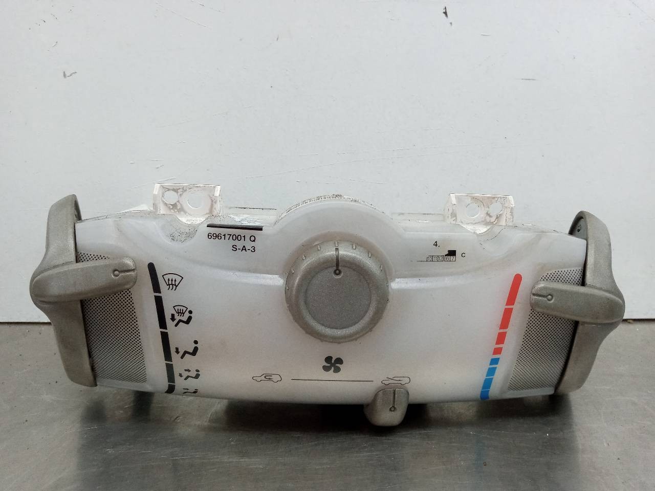 MANDO CALEFACCIÓN / AIRE ACONDICIONADO CITROËN C1 559000H020 / P69610001A68B4H / 13061026 559000H020P69610001A68B4H13061026