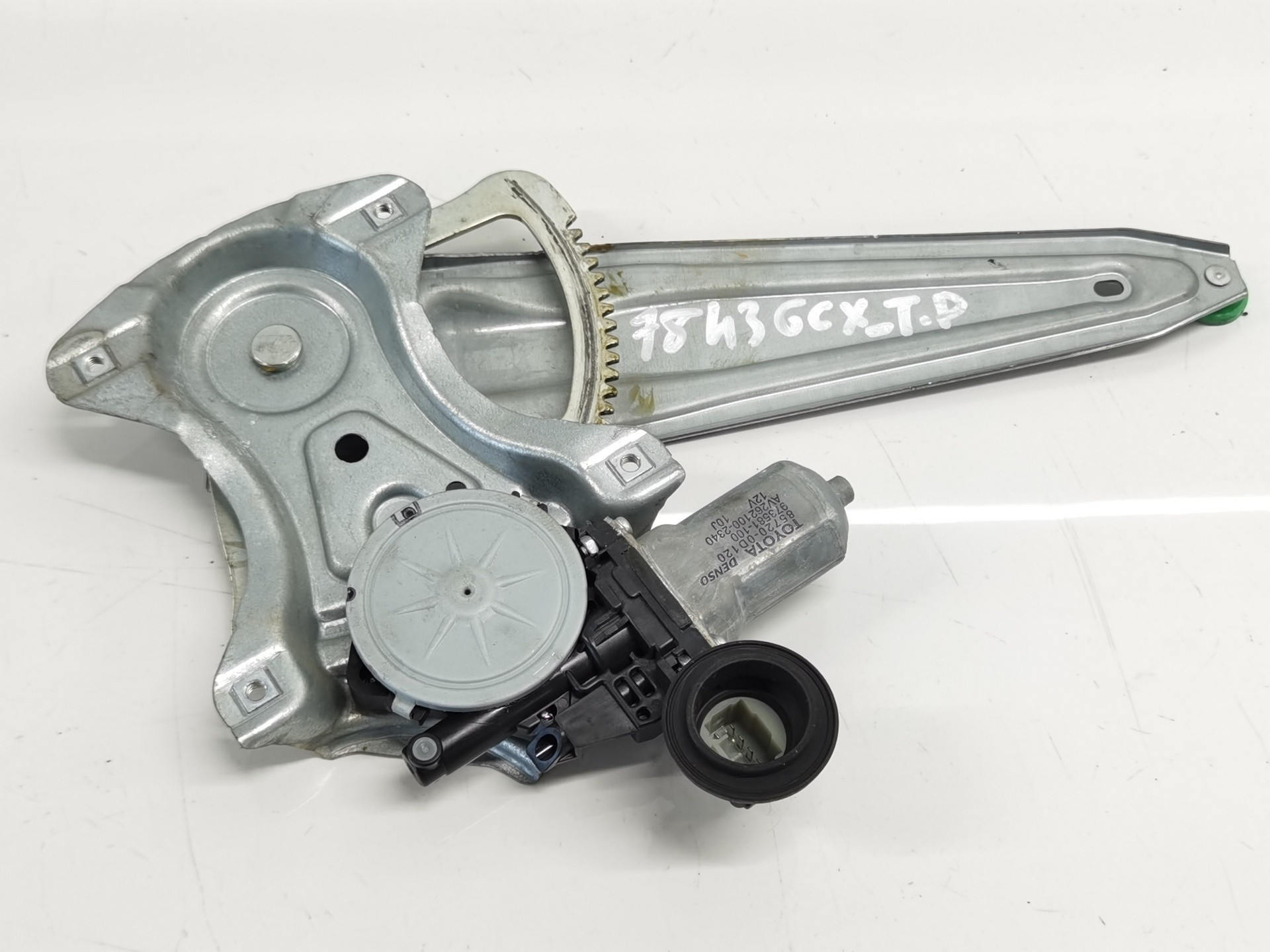 ELEVALUNAS TRASERO DERECHO TOYOTA AURIS 857200D120 857200D120 - Vista 2