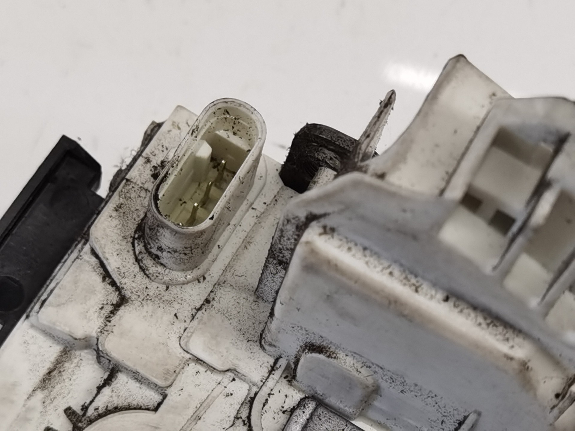 CERRADURA PUERTA DELANTERA DERECHA MERCEDES-BENZ SPRINTERII COMBI (DESDE 01.06) A9067201735 A9067201735 - Vista 2