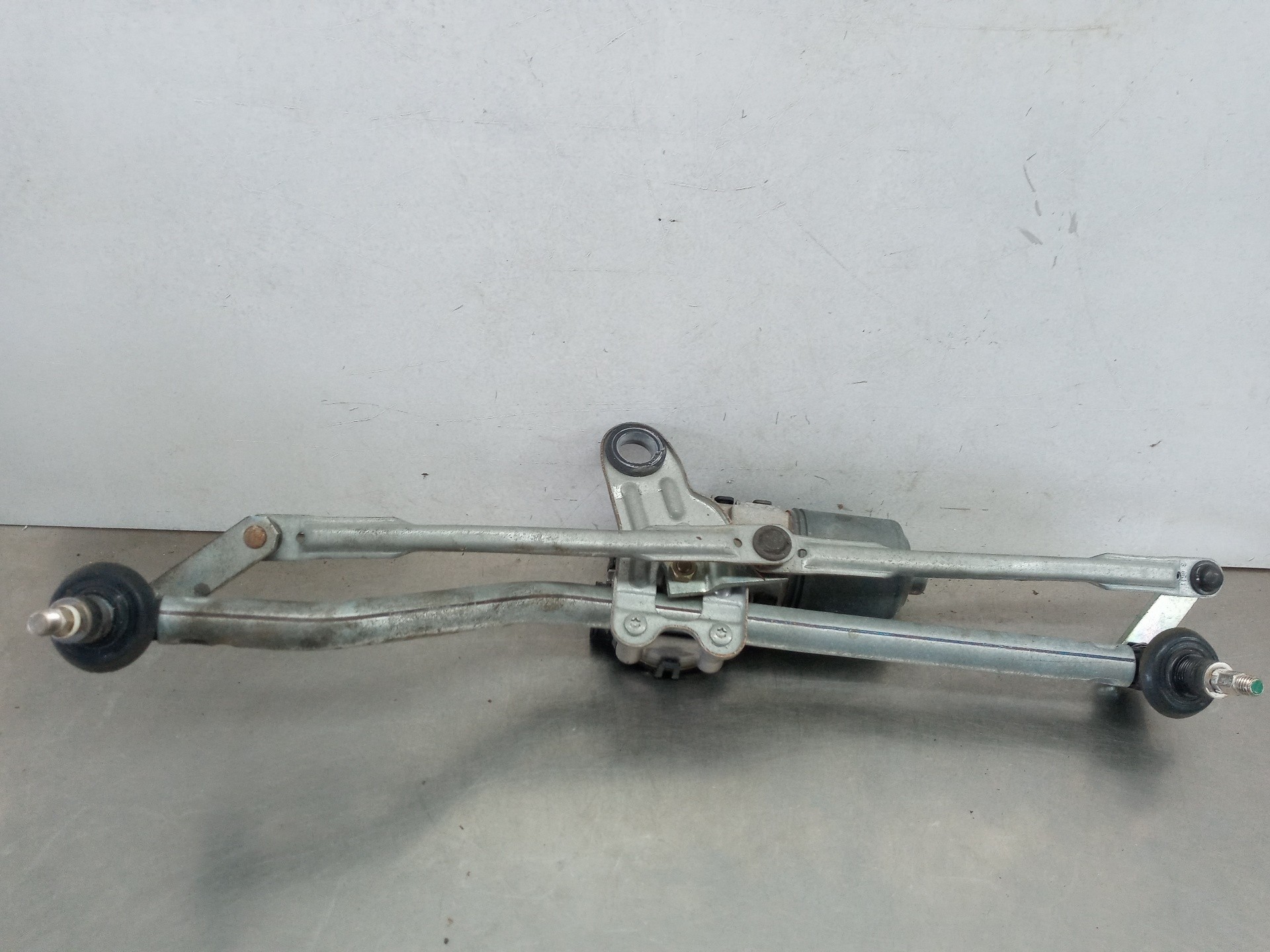 MOTOR LIMPIA DELANTERO BMW SERIE 3 COMPACT (E46) 67636914577 / 0390241712 676369145770390241712