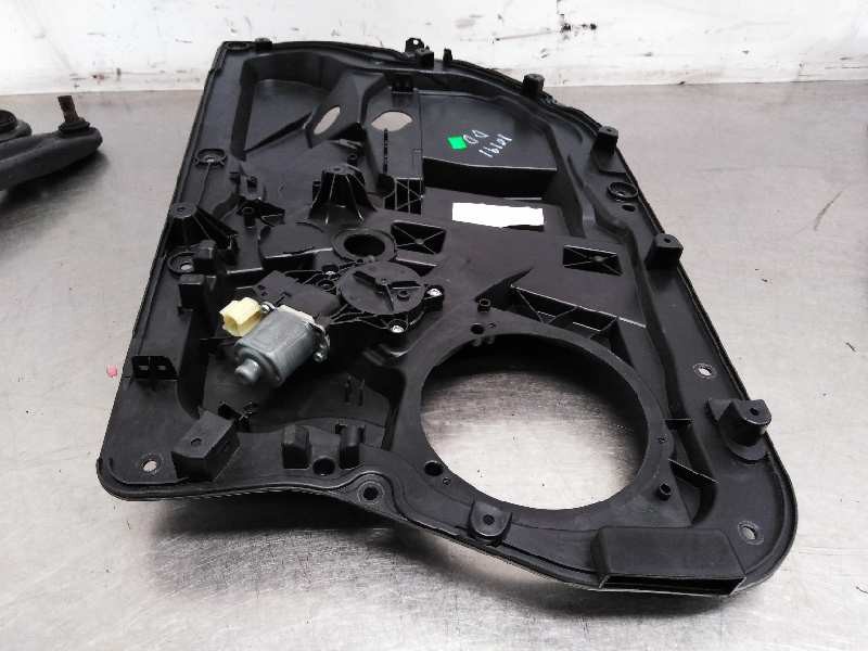 ELEVALUNAS DELANTERO DERECHO FORD FIESTA (CB1) 8A6114553A 8A6114553A