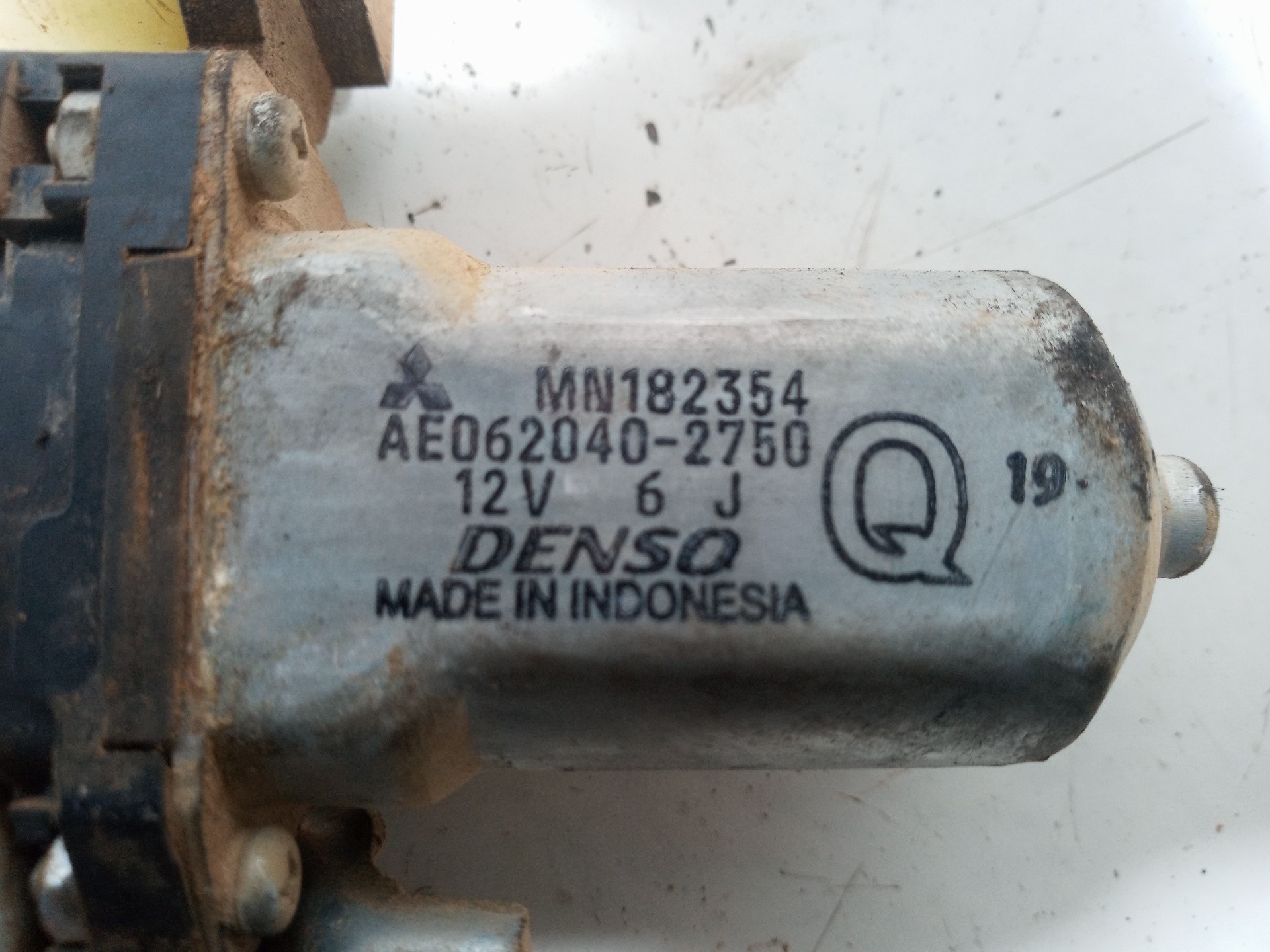 ELEVALUNAS DELANTERO DERECHO MITSUBISHI L 200 (KA0/KB0) MN182354 / AE0620402750 MN182354AE0620402750 - Vista 2