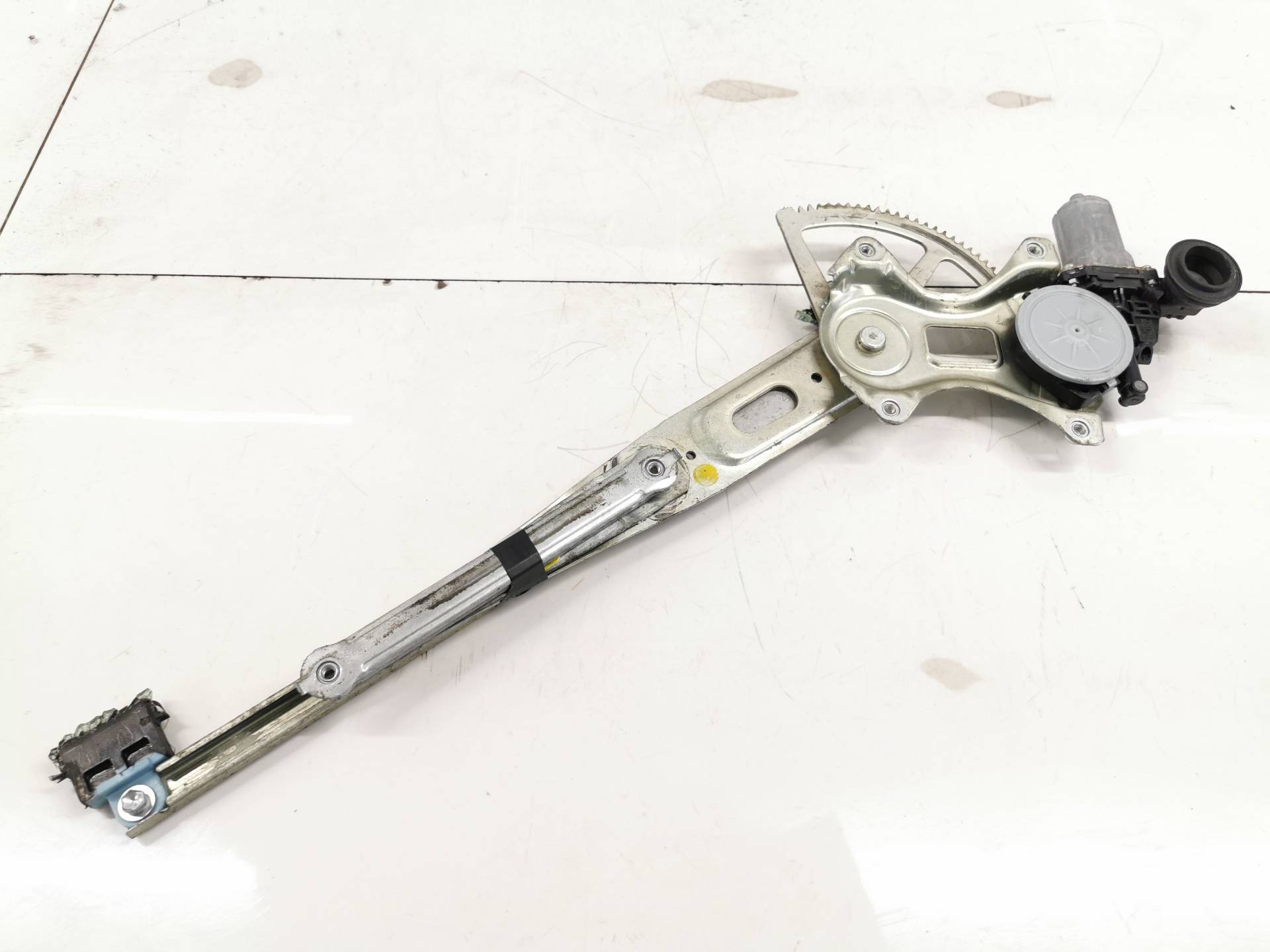 ELEVALUNAS DELANTERO IZQUIERDO LEXUS IS200 (DS2/IS2) 8572058010 8572058010
