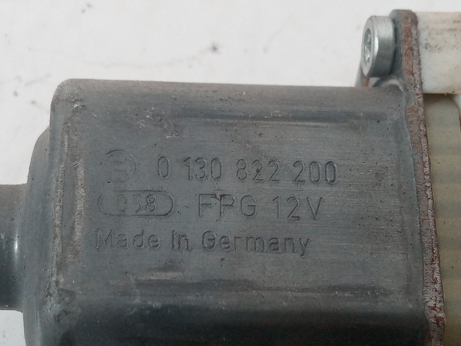 MOTOR ELEVALUNAS TRASERO DERECHO PEUGEOT 407 SW 0130822200 0130822200 - Vista 2