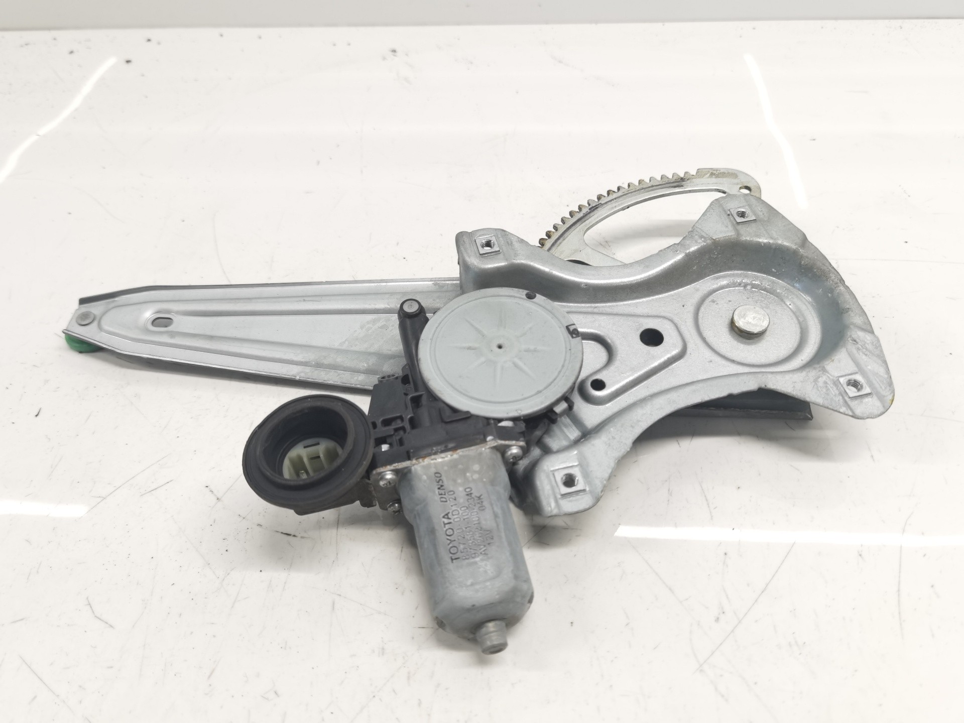 ELEVALUNAS TRASERO DERECHO TOYOTA AURIS 857200D120 857200D120