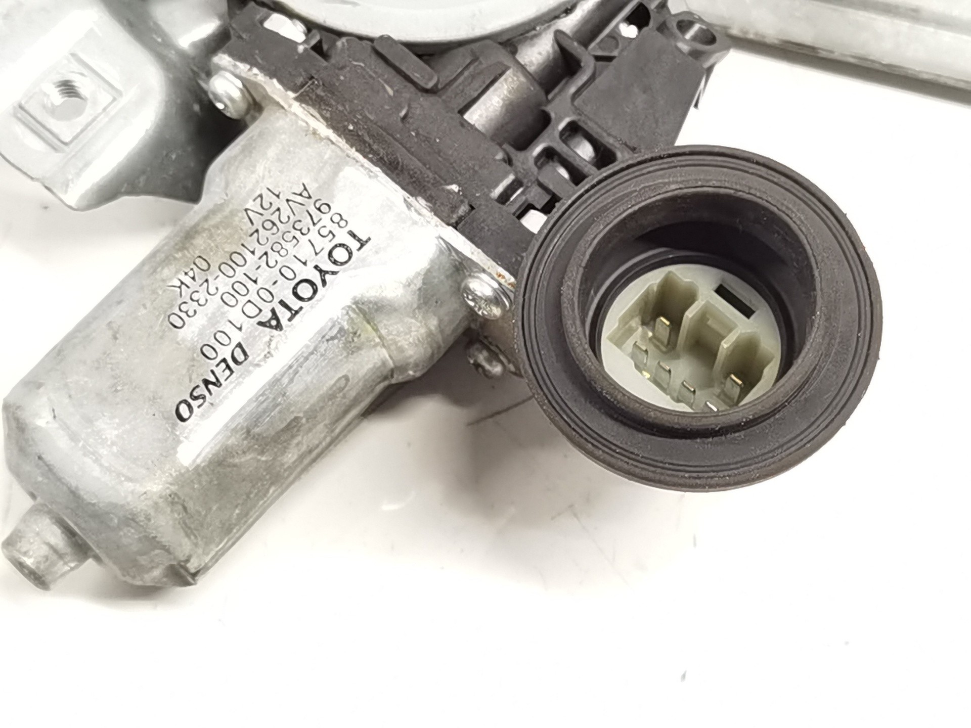 ELEVALUNAS TRASERO IZQUIERDO TOYOTA AURIS 857100D100 / AV2621002330 / 973582100 857100D100AV2621002330973582100 - Vista 2