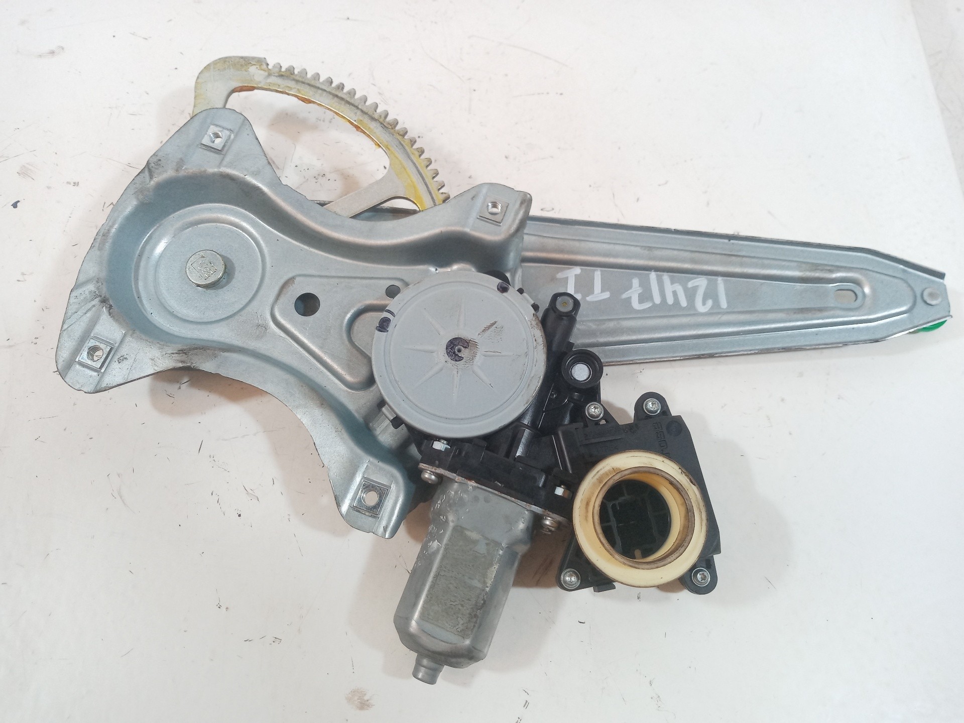 ELEVALUNAS TRASERO IZQUIERDO TOYOTA AURIS 8570102010 8570102010