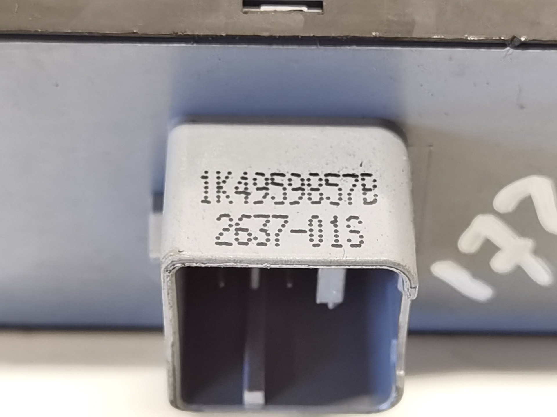MANDO ELEVALUNAS DELANTERO IZQUIERDO VOLKSWAGEN PASSAT BERLINA (3C2) 1K4959857B 1K4959857B - Vista 3