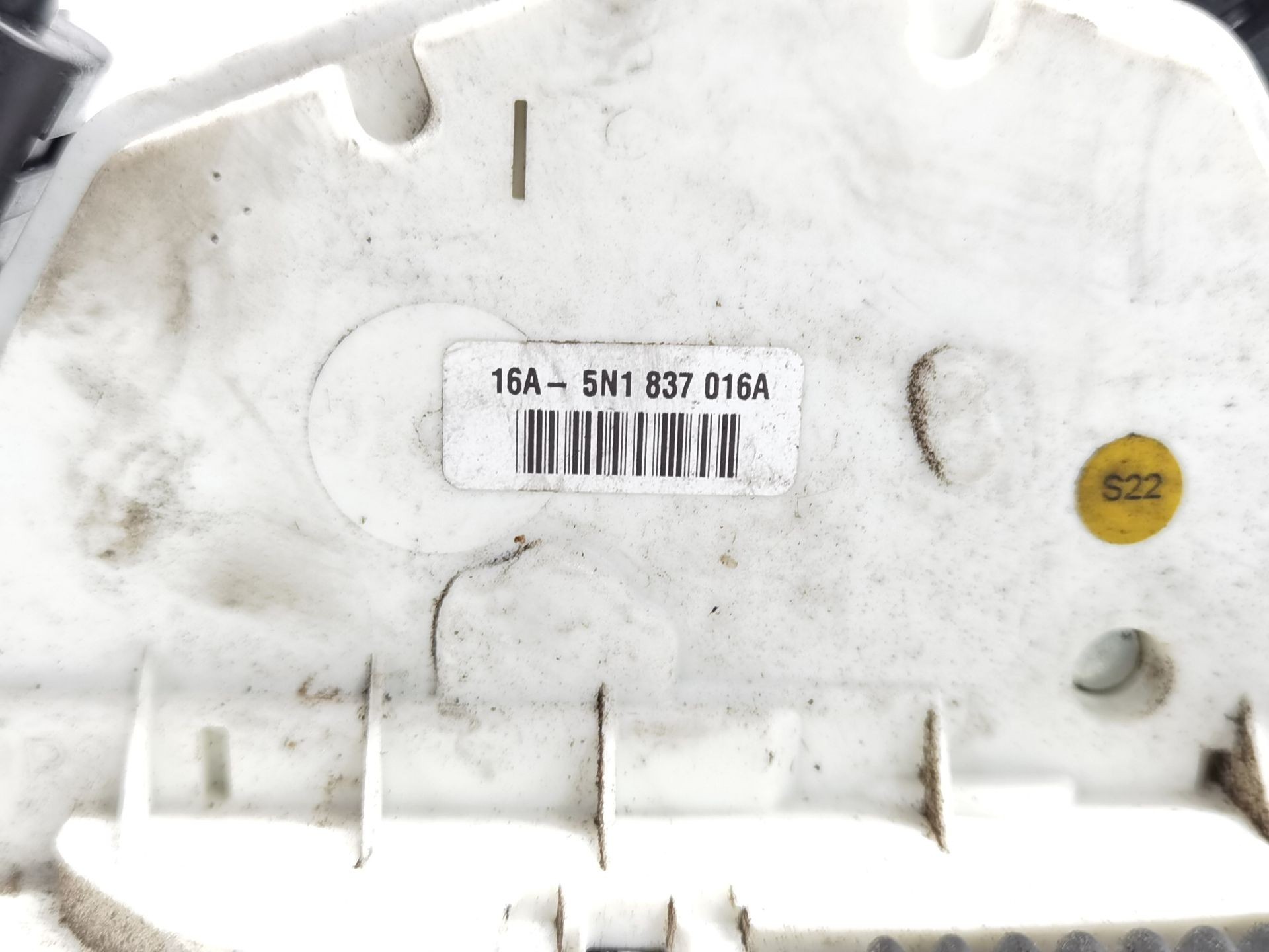 CERRADURA PUERTA DELANTERA DERECHA VOLKSWAGEN SCIROCCO III (137, 138) 5N1837016A 5N1837016A - Vista 2