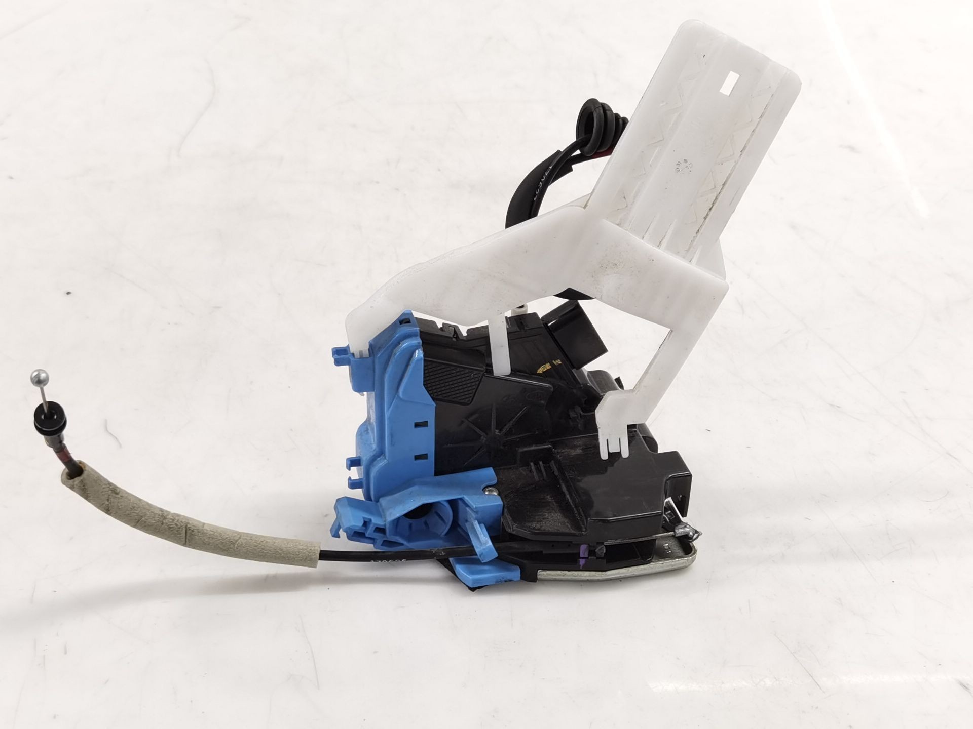 CERRADURA PUERTA TRASERA DERECHA KIA CEE´D 81420A2400 81420A2400