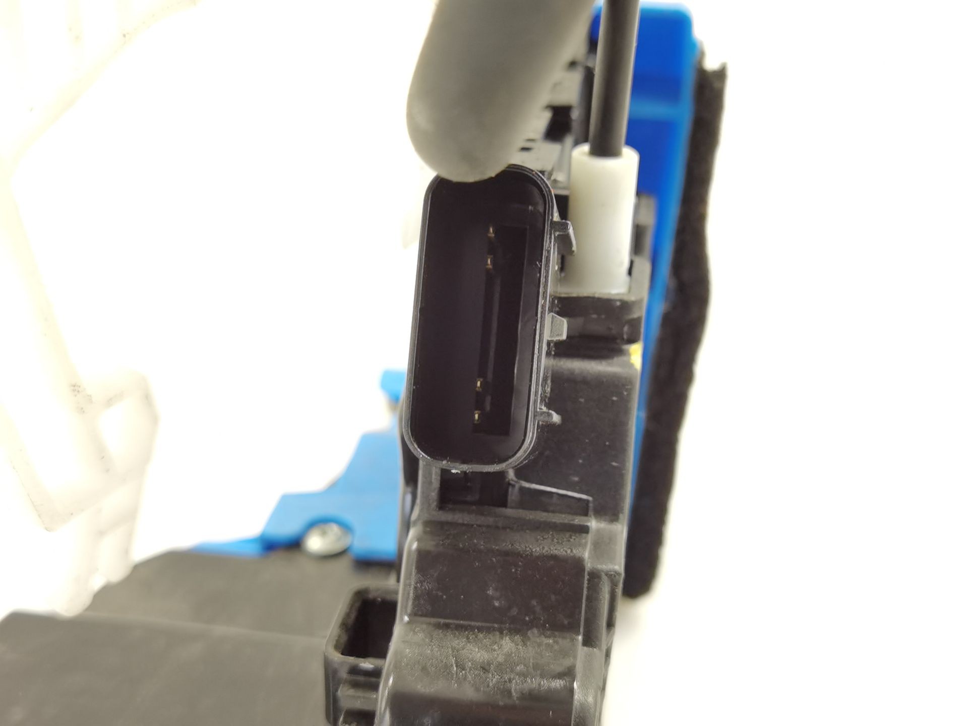 CERRADURA PUERTA TRASERA DERECHA KIA CEE´D 81420A2400 81420A2400 - Vista 2