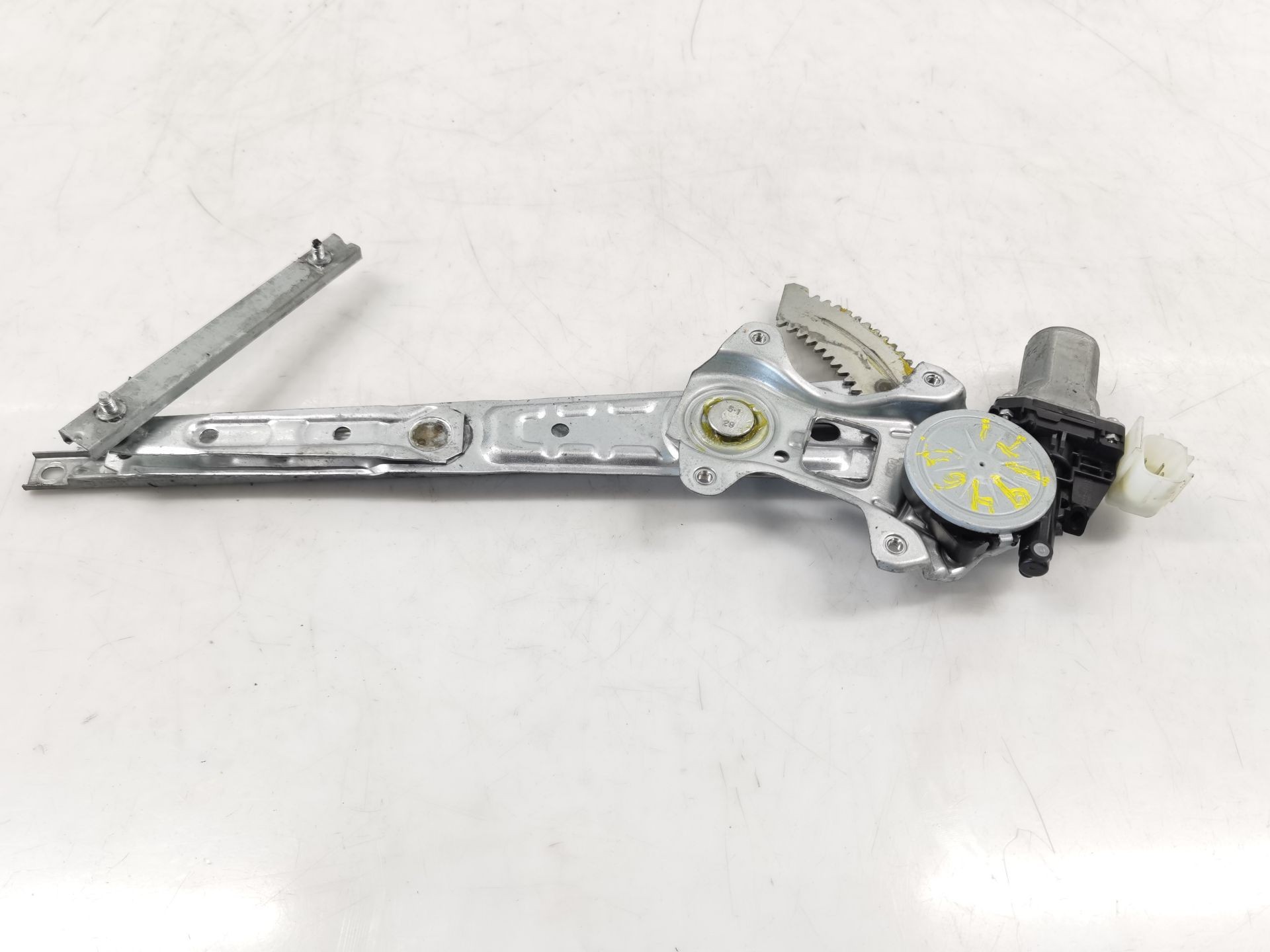 ELEVALUNAS TRASERO IZQUIERDO NISSAN X-TRAIL III (T32_, T32R, T32RR) 827311BA0A / 827216FR0A 827311BA0A827216FR0A