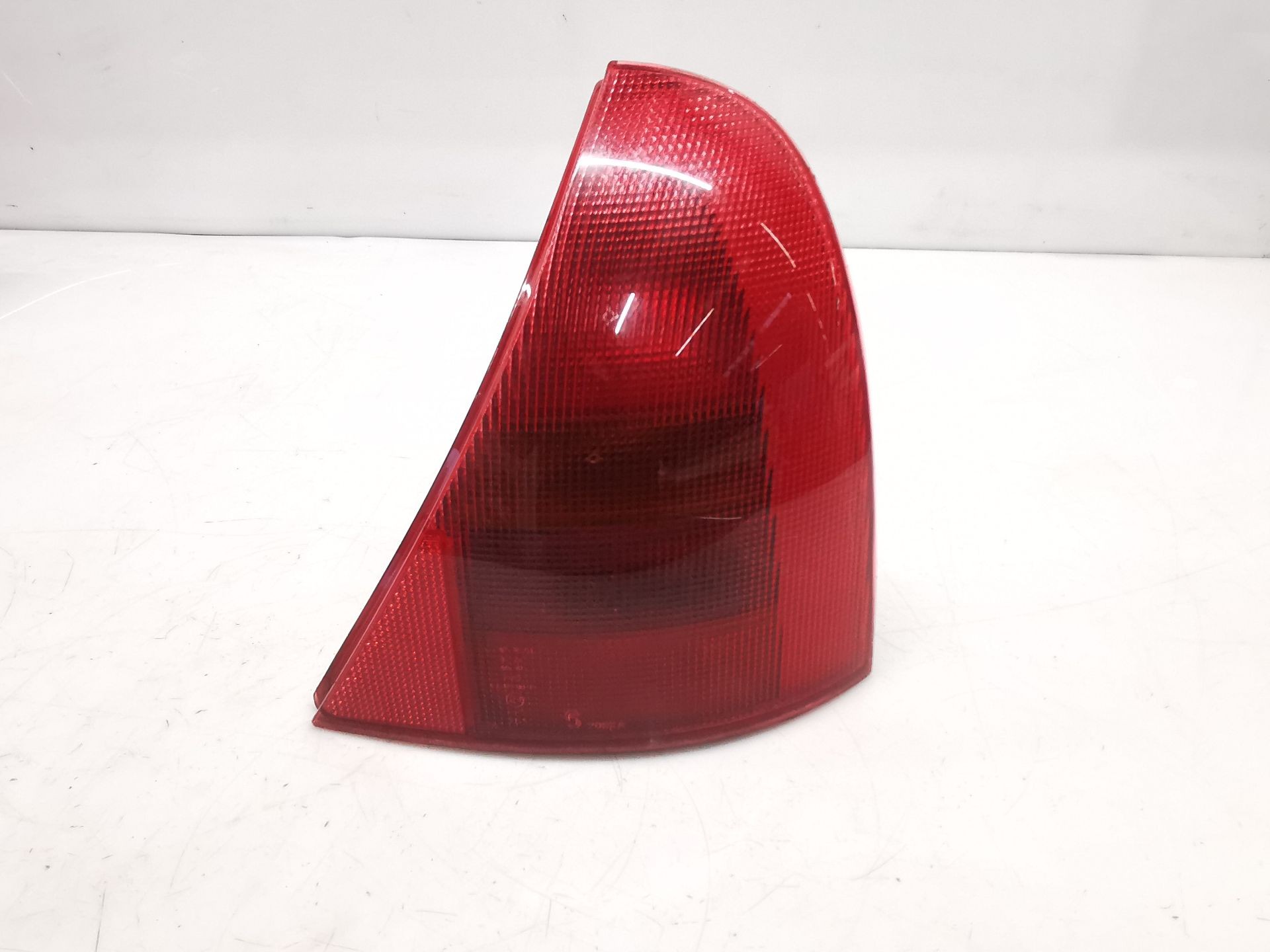 PILOTO TRASERO DERECHO RENAULT CLIO II (BB_, CB_) 7700410518 7700410518
