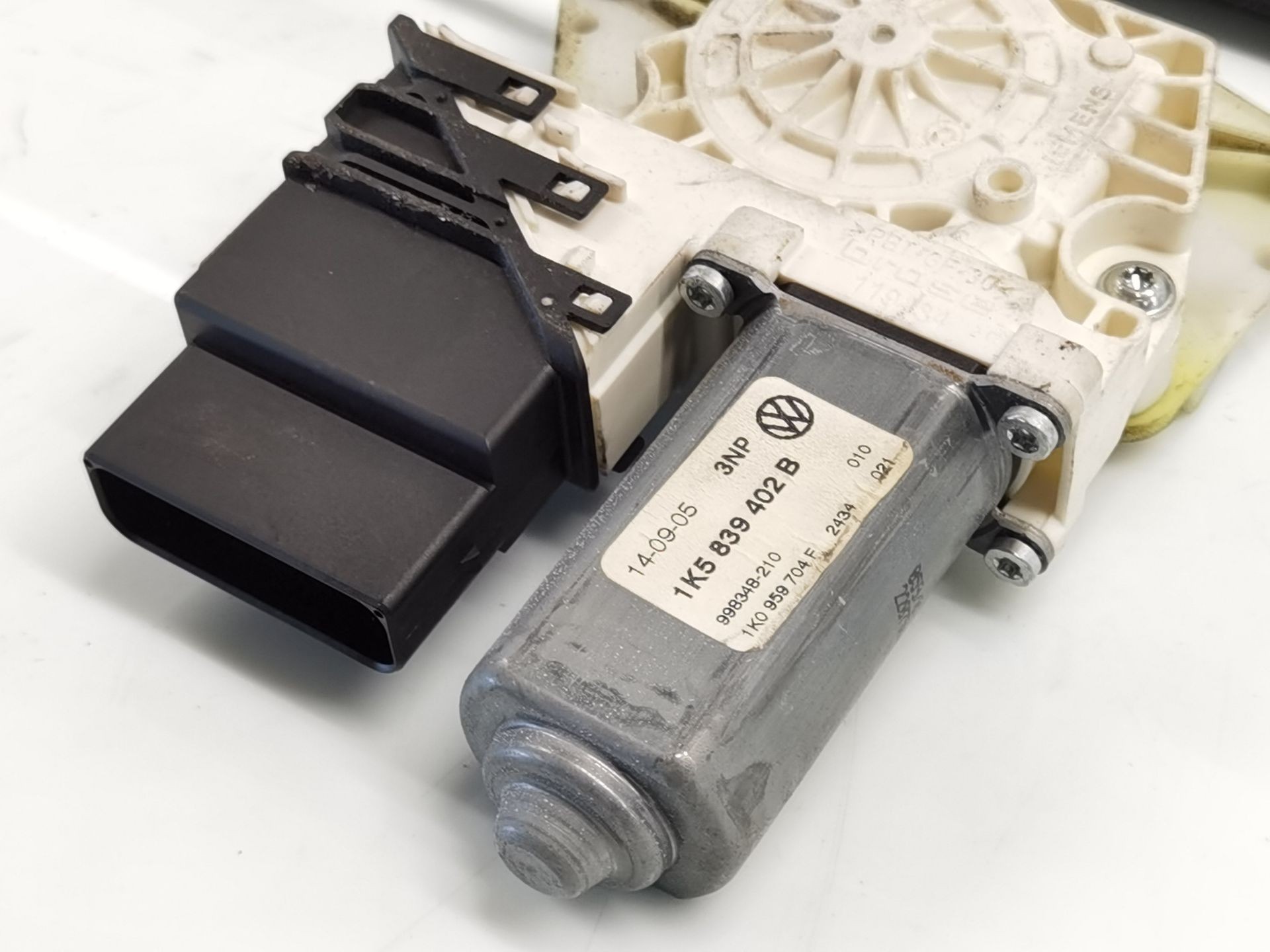 ELEVALUNAS TRASERO DERECHO VOLKSWAGEN JETTA (1K2) 1K5839402B / F005S00208 1K5839402BF005S00208 - Vista 2