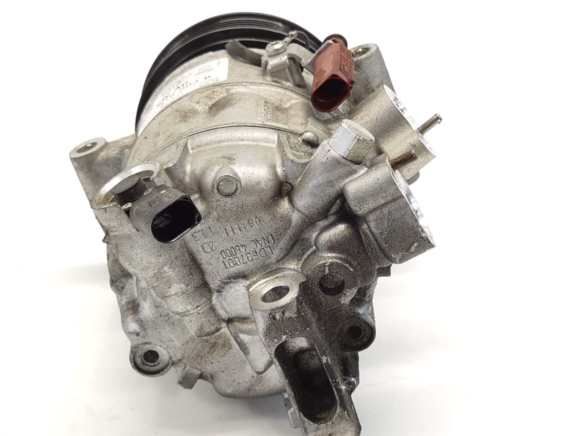 COMPRESOR AIRE ACONDICIONADO SKODA FABIA III (NJ3) 3Q0816803, 3Q0816803E, 3Q0816803D, 3Q0816803B 3Q08168033Q0816803E3Q0816803D3Q0816803B - Vista 3