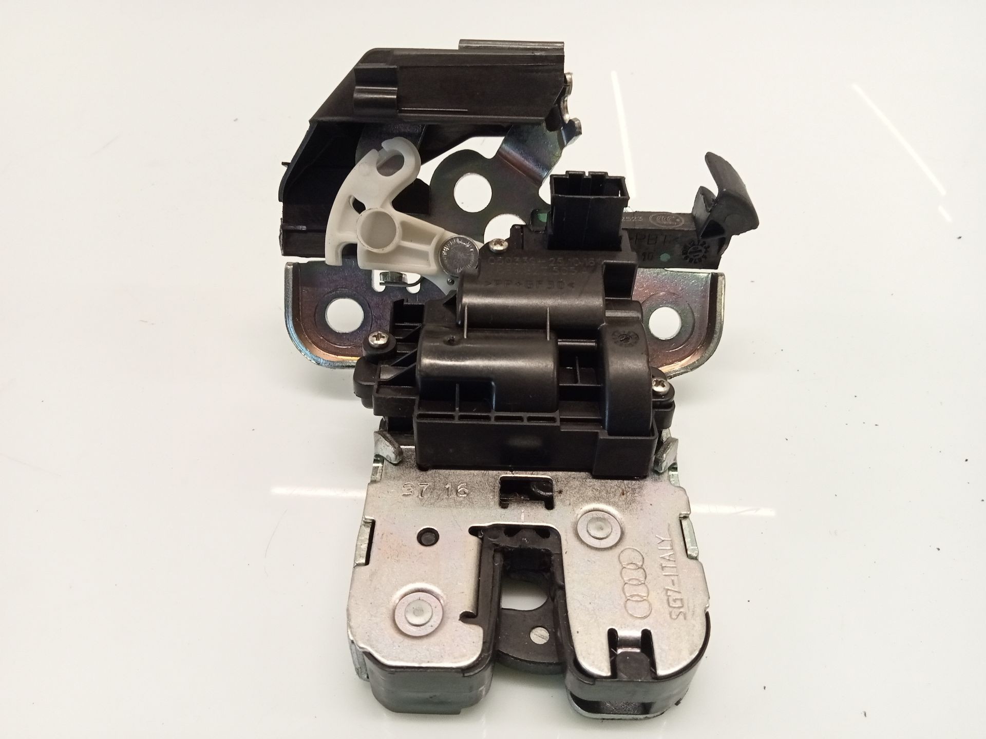 CERRADURA MALETERO / PORTÓN AUDI A1 Sportback (8XA, 8XF) 8R0827505A 8R0827505A