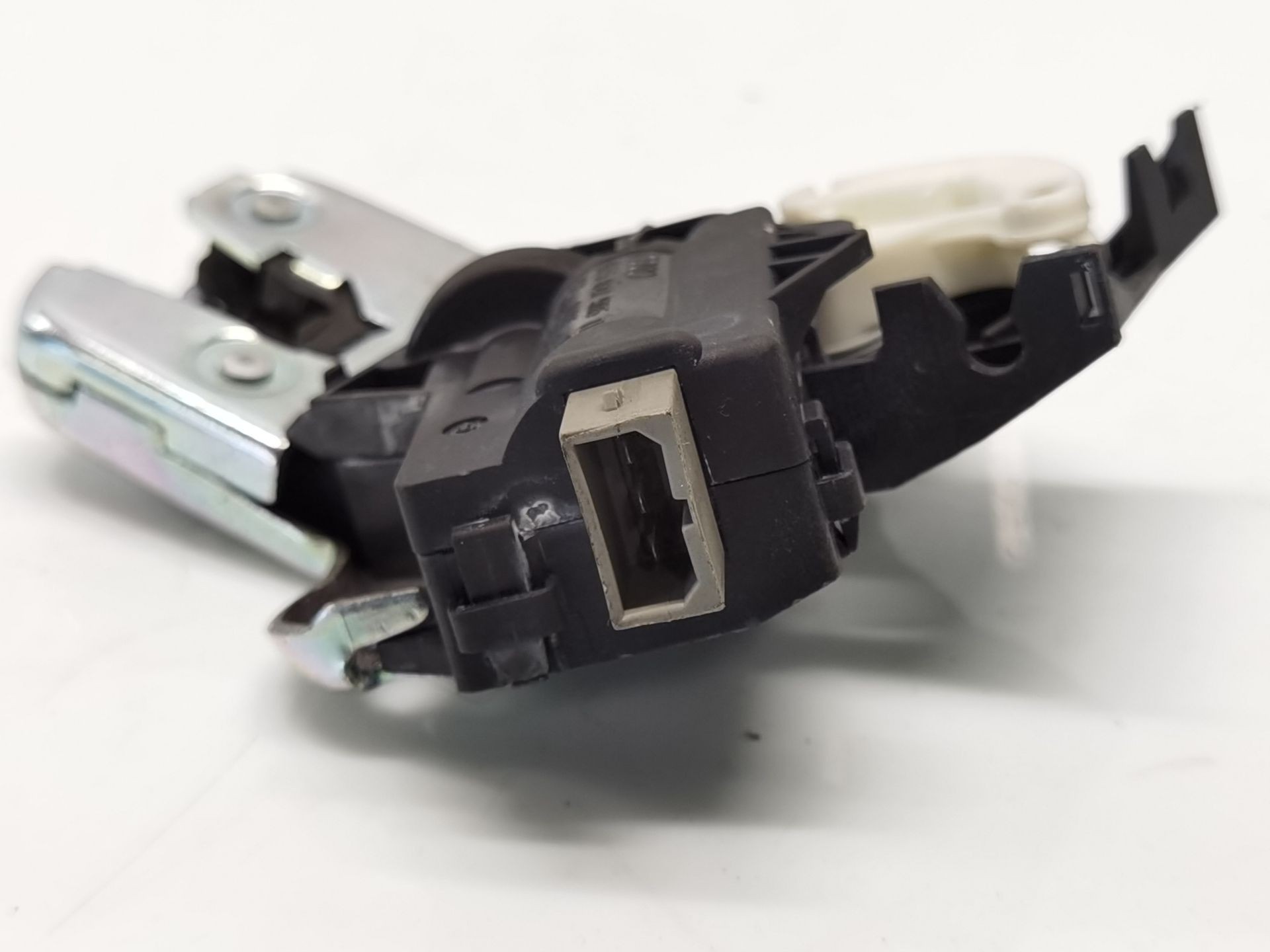 CERRADURA MALETERO / PORTÓN AUDI A4 B8 (8K2) 4F5827505D 4F5827505D - Vista 3