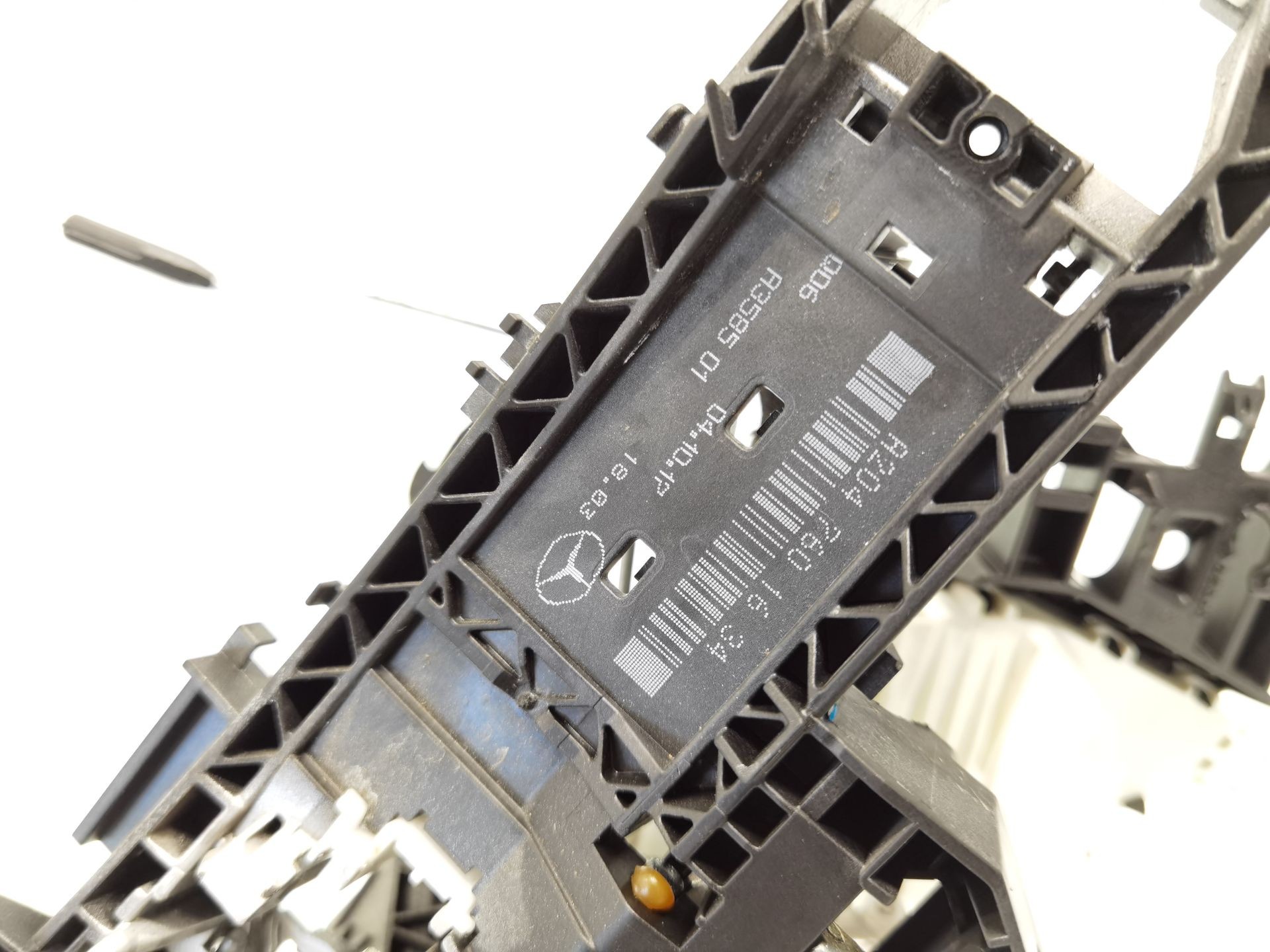 CERRADURA PUERTA TRASERA DERECHA MERCEDES-BENZ CLASE A (W176) A2047601634 A2047601634 - Vista 3