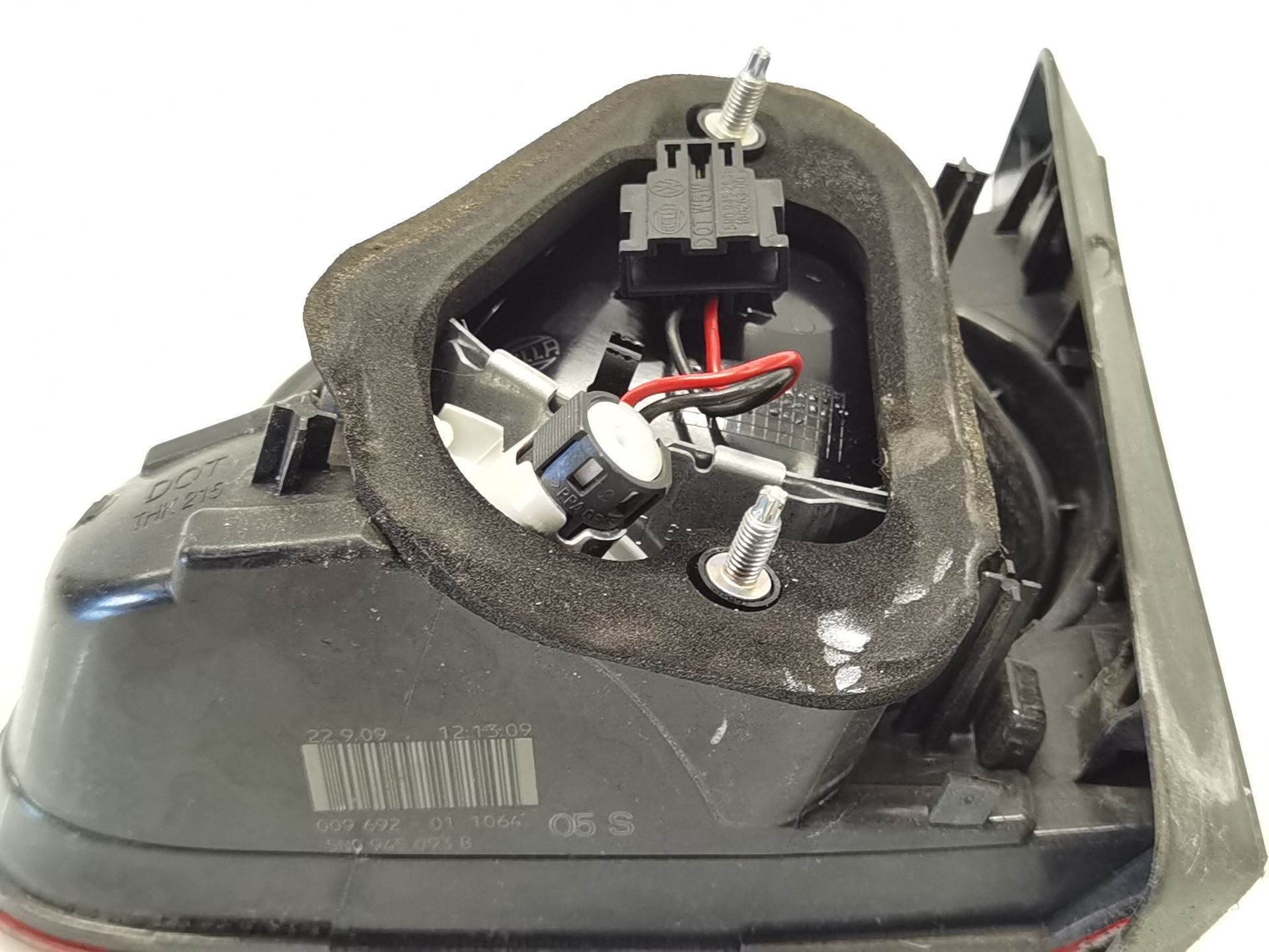 PILOTO TRASERO CENTRAL IZQUIERDO VOLKSWAGEN TIGUAN (5N_) 5N0945093B 5N0945093B - Vista 3