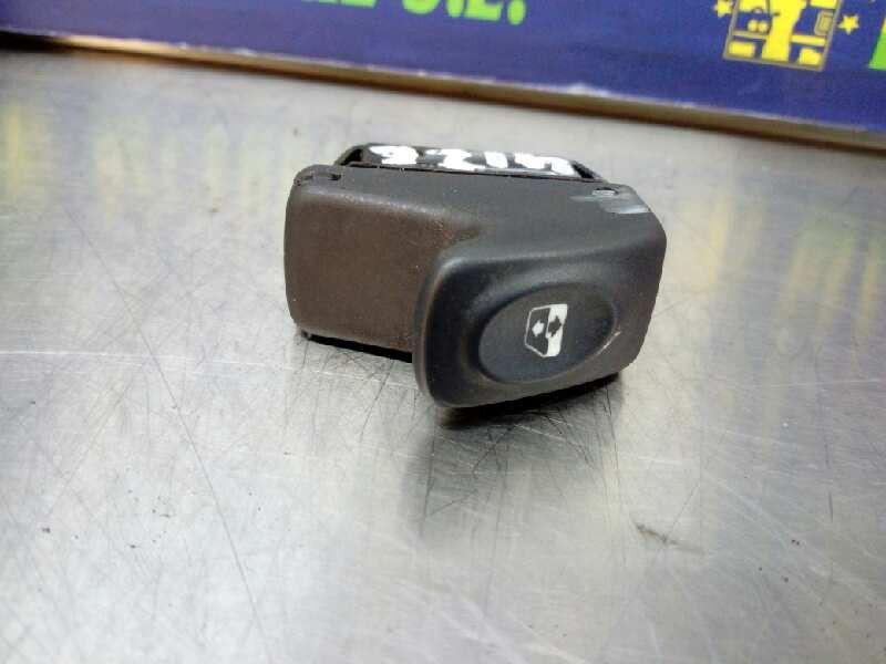 MANDO ELEVALUNAS DELANTERO DERECHO RENAULT MEGANE I FASE 2 BERLINA (BA0) 7700429998 7700429998
