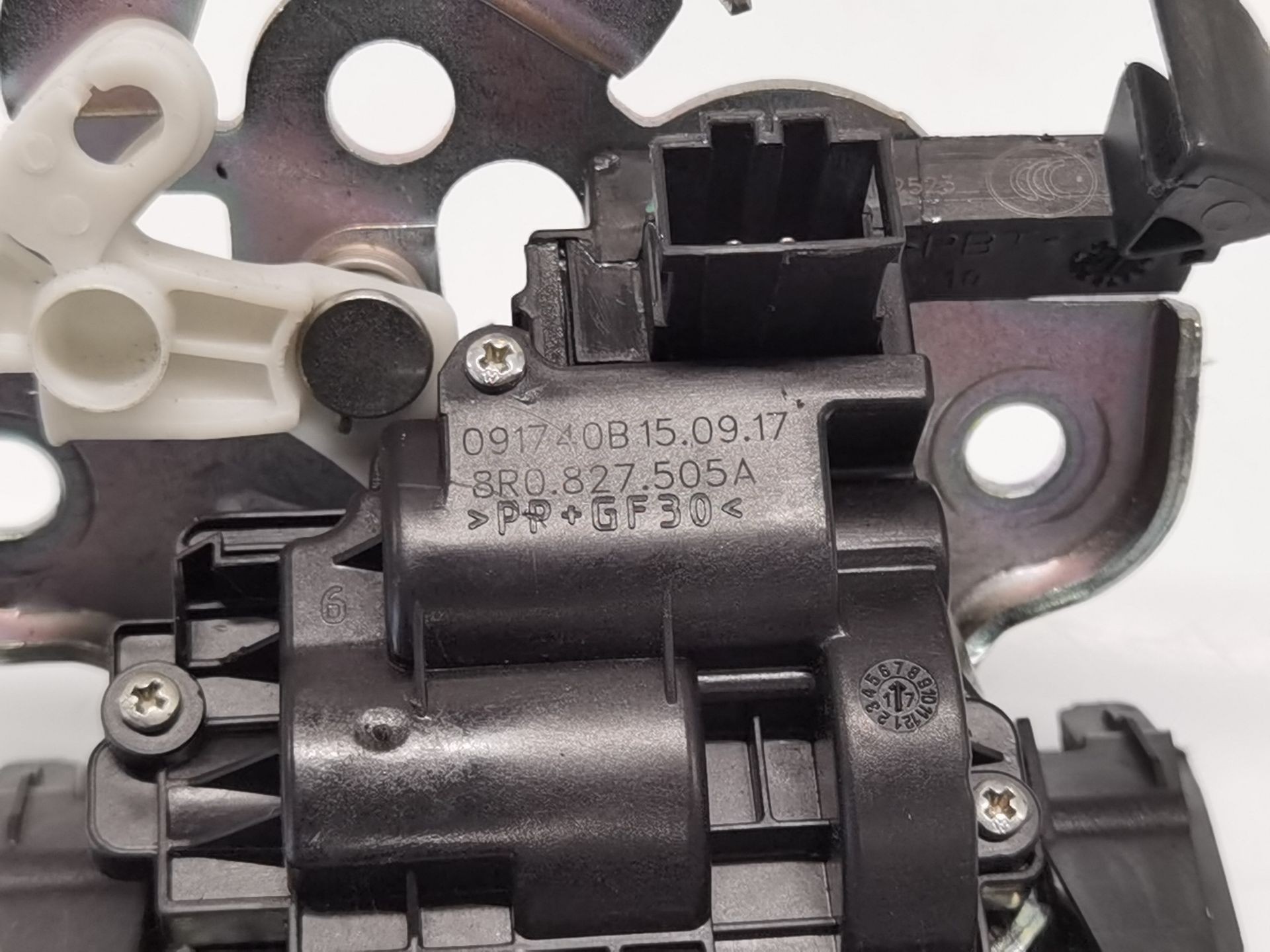 CERRADURA MALETERO / PORTÓN AUDI Q3 (8UB, 8UG) 8R0827505A 8R0827505A - Vista 2