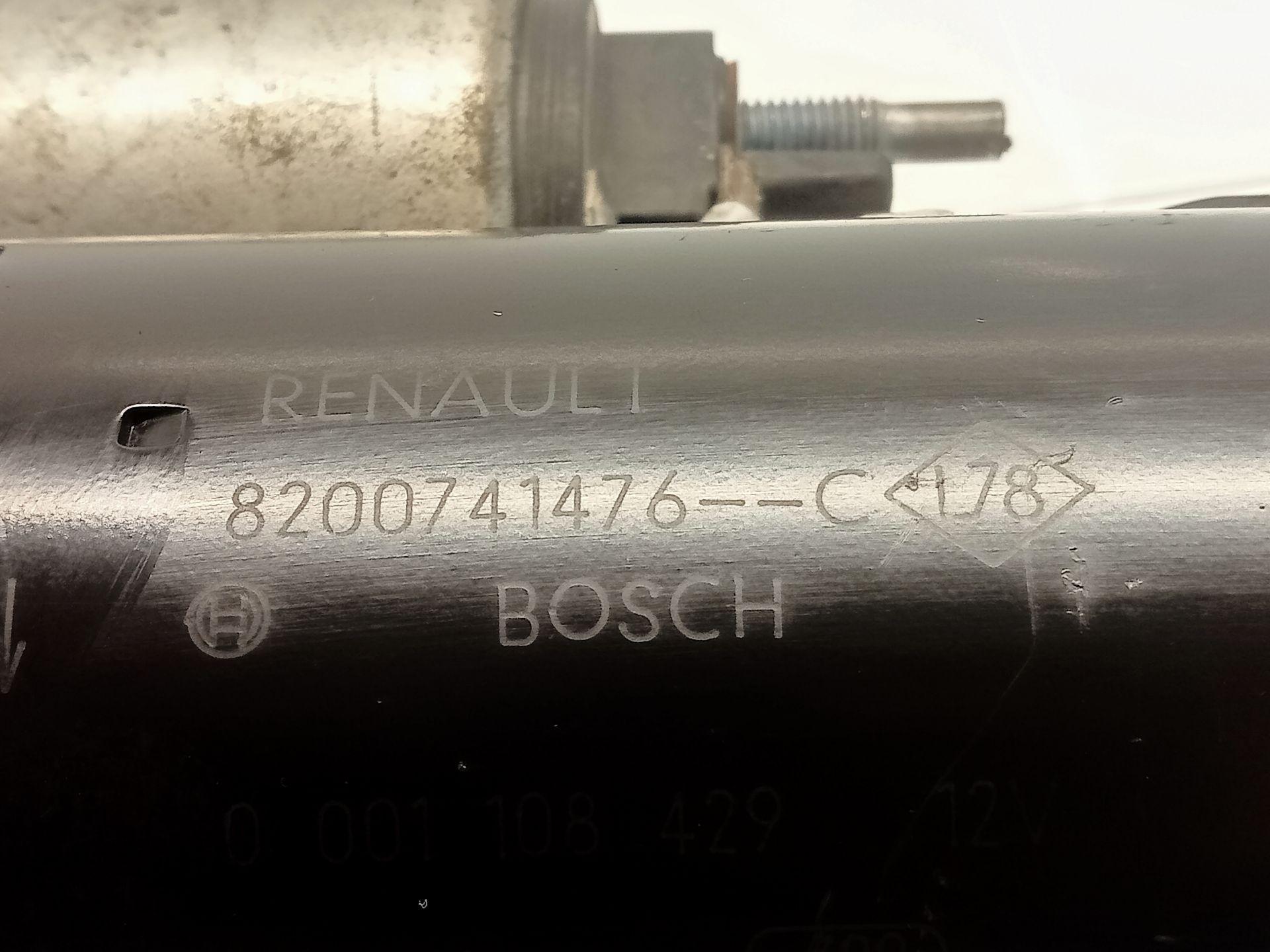 MOTOR ARRANQUE RENAULT SCENIC III 8200741476C 8200741476C - Vista 2