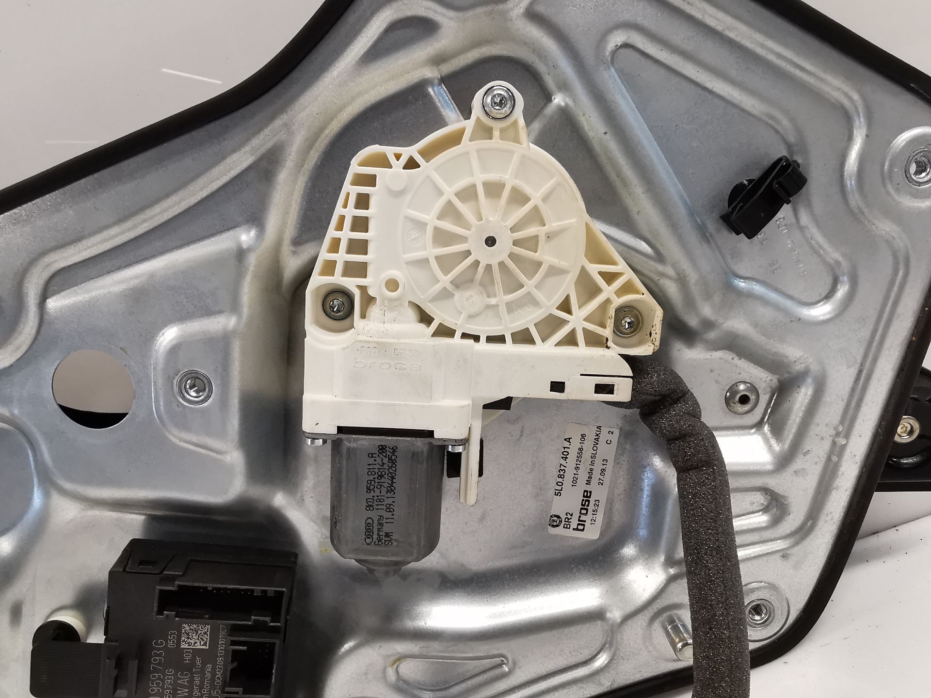 ELEVALUNAS DELANTERO IZQUIERDO SKODA YETI (5L) 5L0837401A 5L0837401A - Vista 2