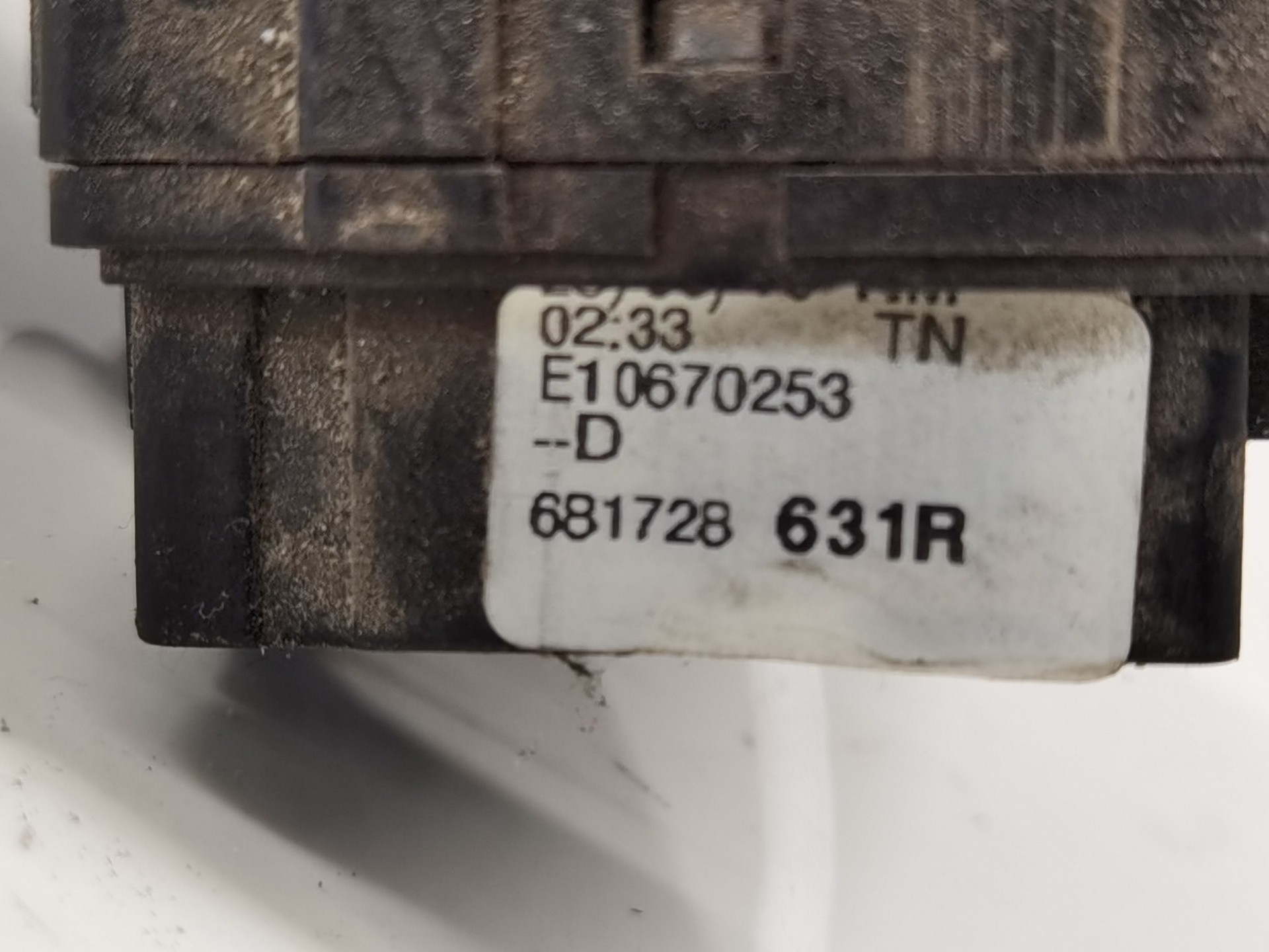 MANDO LIMPIA DACIA DOKKER 681728631R 681728631R - Vista 3