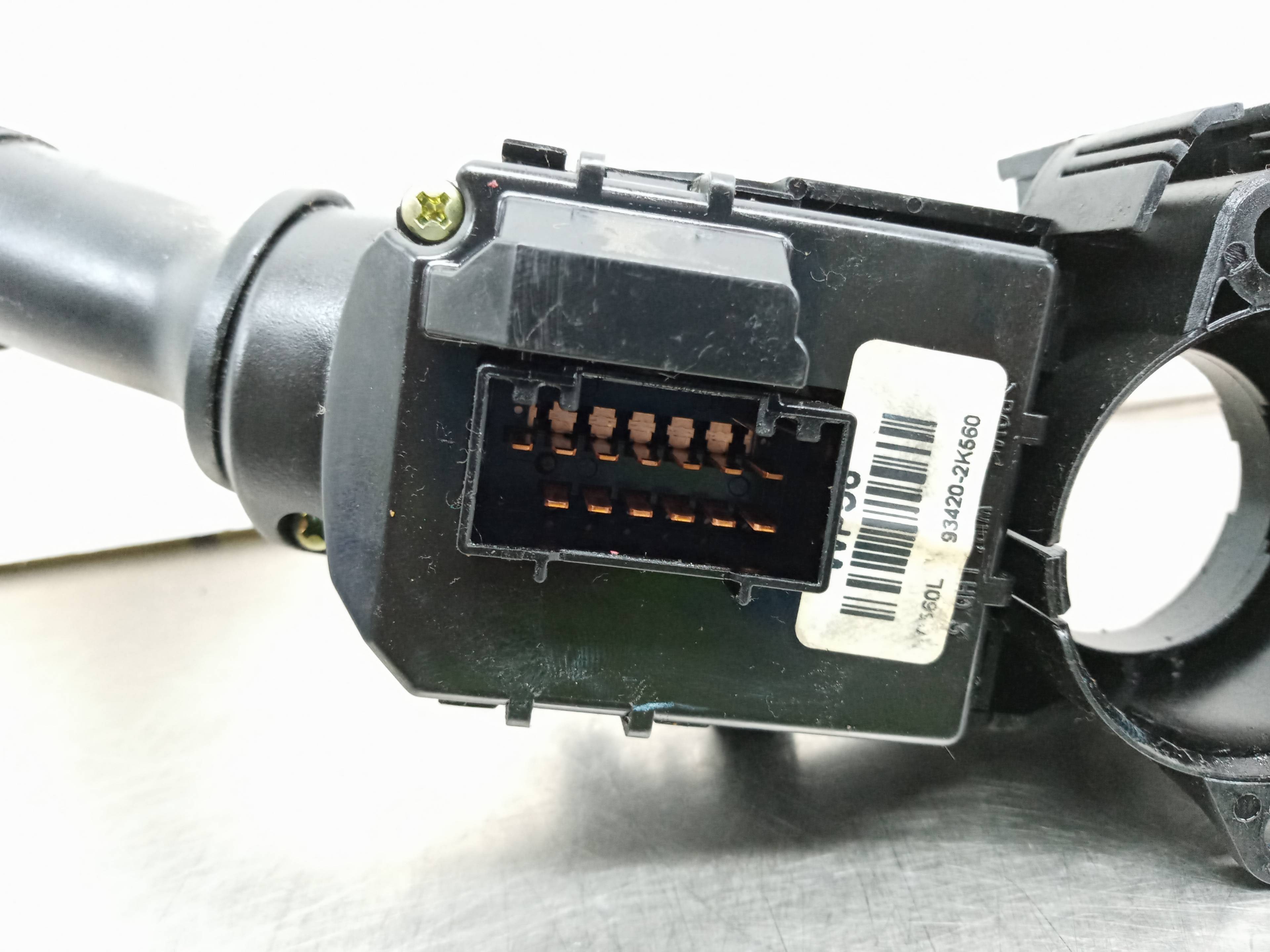 MANDO LUCES KIA VENGA 934202K560 934202K560 - Vista 3
