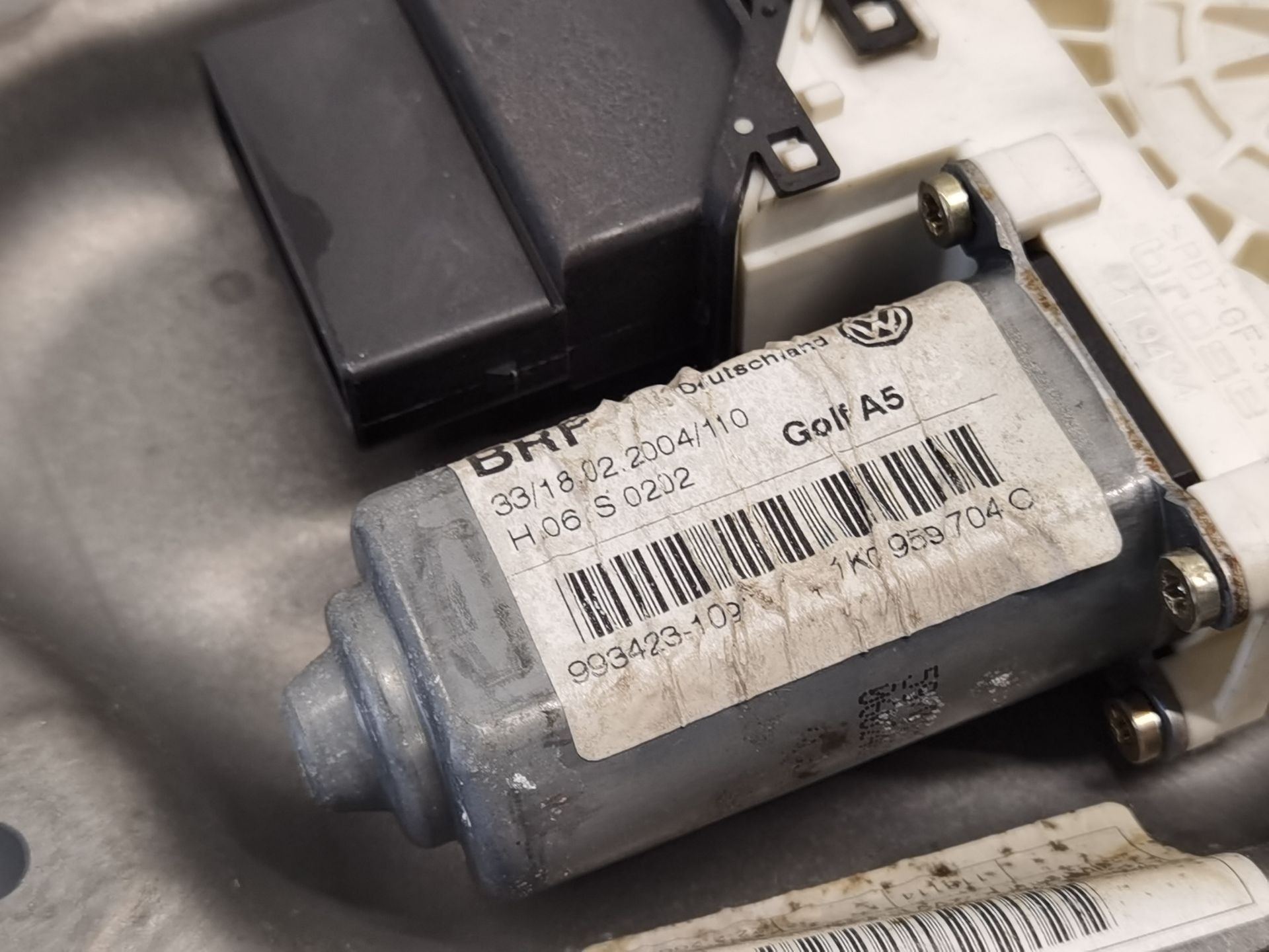 ELEVALUNAS TRASERO DERECHO VOLKSWAGEN GOLF V (1K1) 1K0959704C 1K0959704C - Vista 2