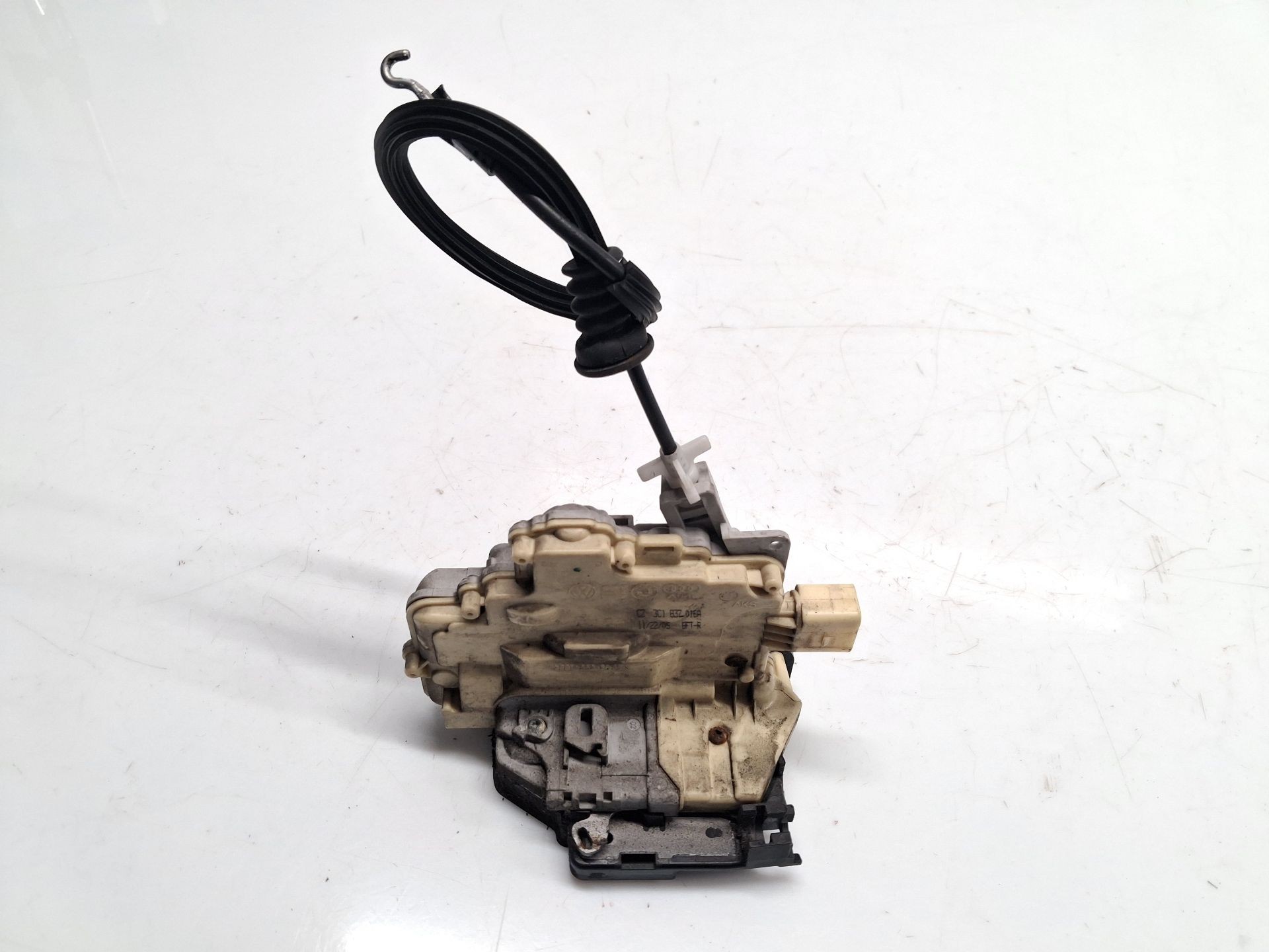 CERRADURA PUERTA DELANTERA DERECHA VOLKSWAGEN PASSAT B6 (3C2) 3C1837016A 3C1837016A