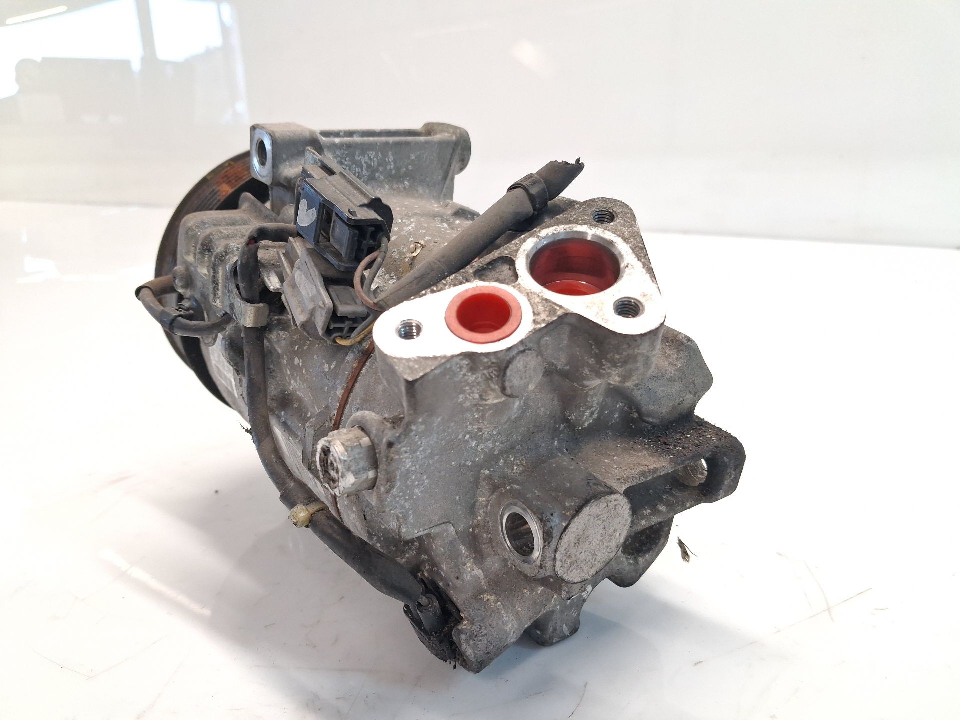 COMPRESOR AIRE ACONDICIONADO RENAULT SCÉNIC III (JZ0/1_) 926004EB0A 926004EB0A - Vista 3