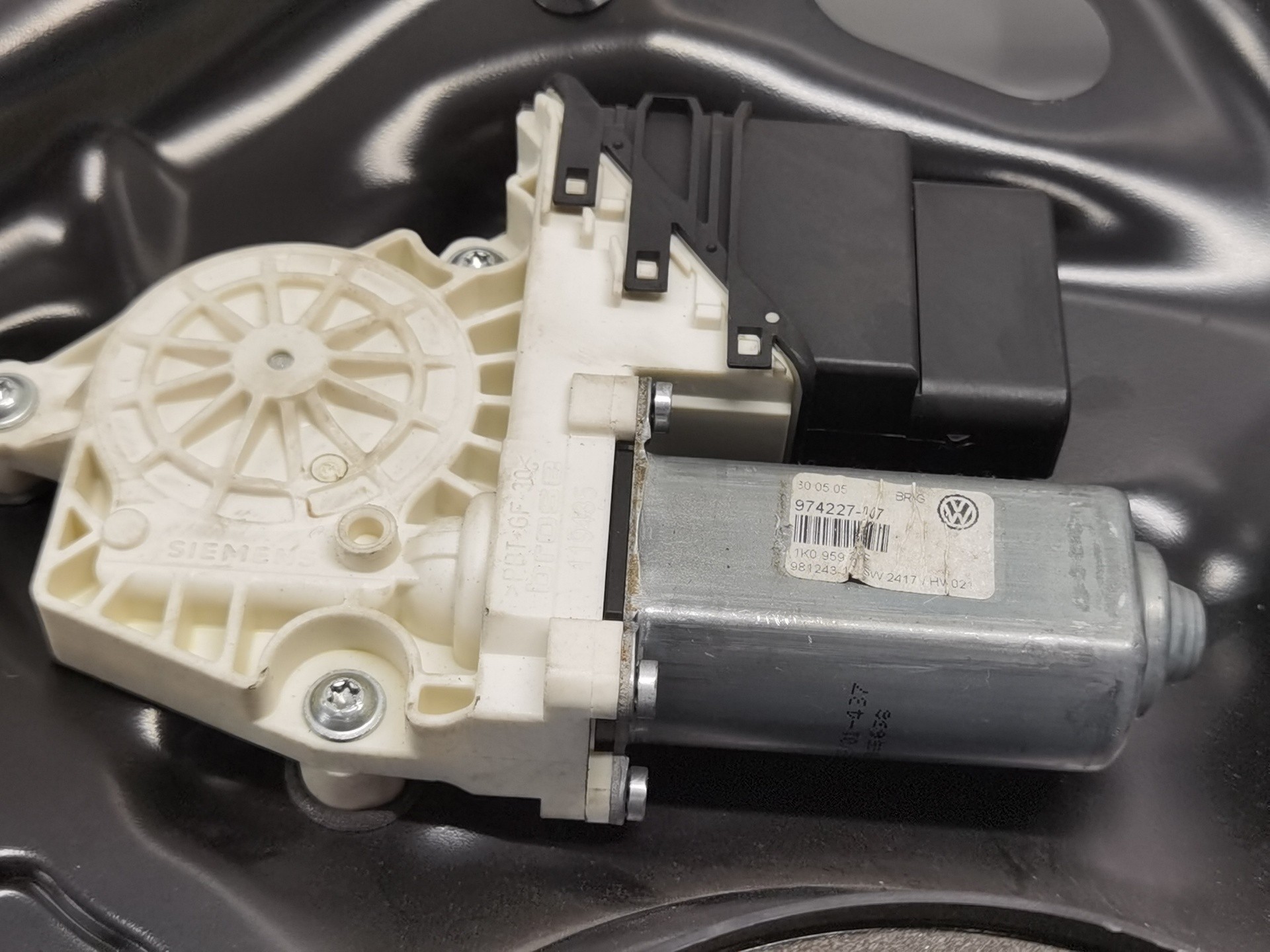 ELEVALUNAS TRASERO IZQUIERDO VOLKSWAGEN PASSAT BERLINA (3C2) 1K0959703F 1K0959703F - Vista 2