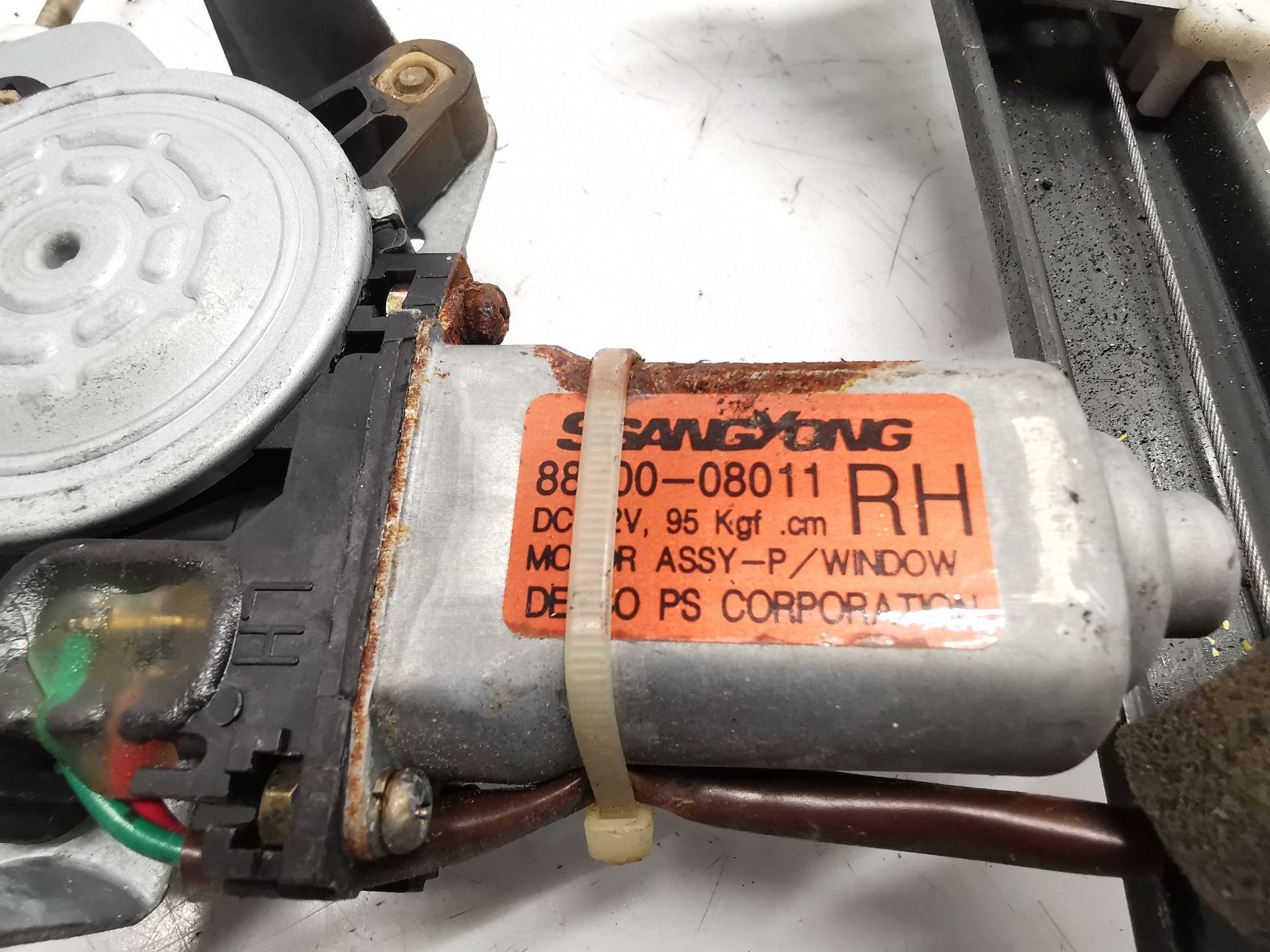 ELEVALUNAS DELANTERO DERECHO SSANGYONG REXTON / REXTON II (GAB_) 881000811 881000811 - Vista 3