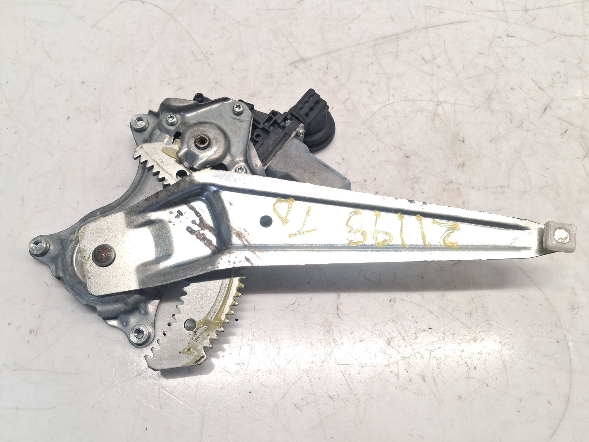 ELEVALUNAS TRASERO DERECHO TOYOTA RAV 4 IV (_A4_) 6980342050 / 8572035140 69803420508572035140 - Vista 2