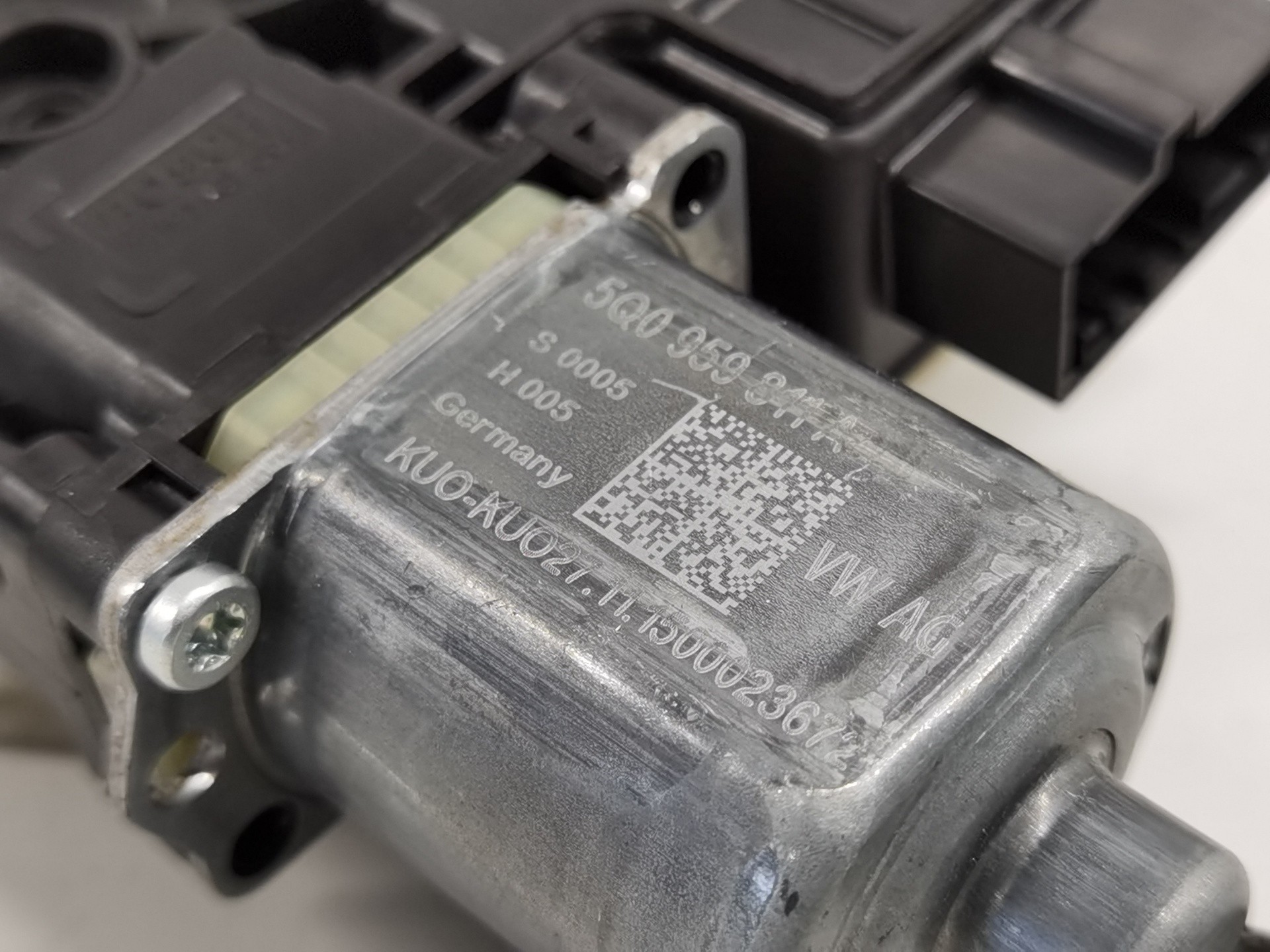 ELEVALUNAS TRASERO IZQUIERDO SEAT LEON ST (5F8) 5Q0959811A 5Q0959811A - Vista 3
