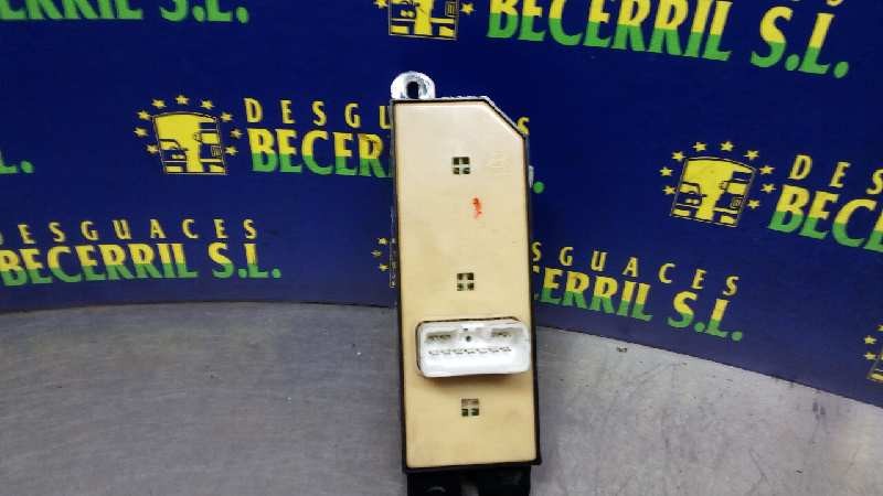 MANDO ELEVALUNAS DELANTERO IZQUIERDO HYUNDAI SANTA FE (SM) 9357026100 9357026100 - Vista 3