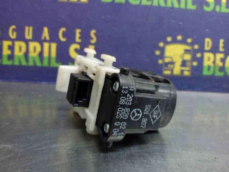MANDO ELEVALUNAS DELANTERO DERECHO MERCEDES-BENZ CLASE C (W203) BERLINA A2038200210 A2038200210 - Vista 3