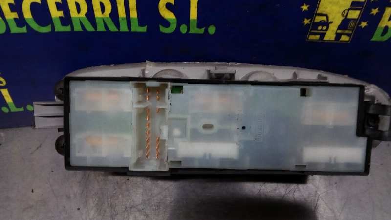 MANDO ELEVALUNAS DELANTERO IZQUIERDO NISSAN ALMERA TINO (V10M) 25401BU861 25401BU861 - Vista 2